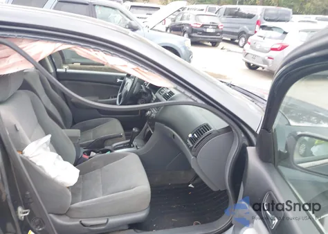 2005 Honda Accord 2.4 Ex from USA, damaged, VIN 1HGCM567X5A077576